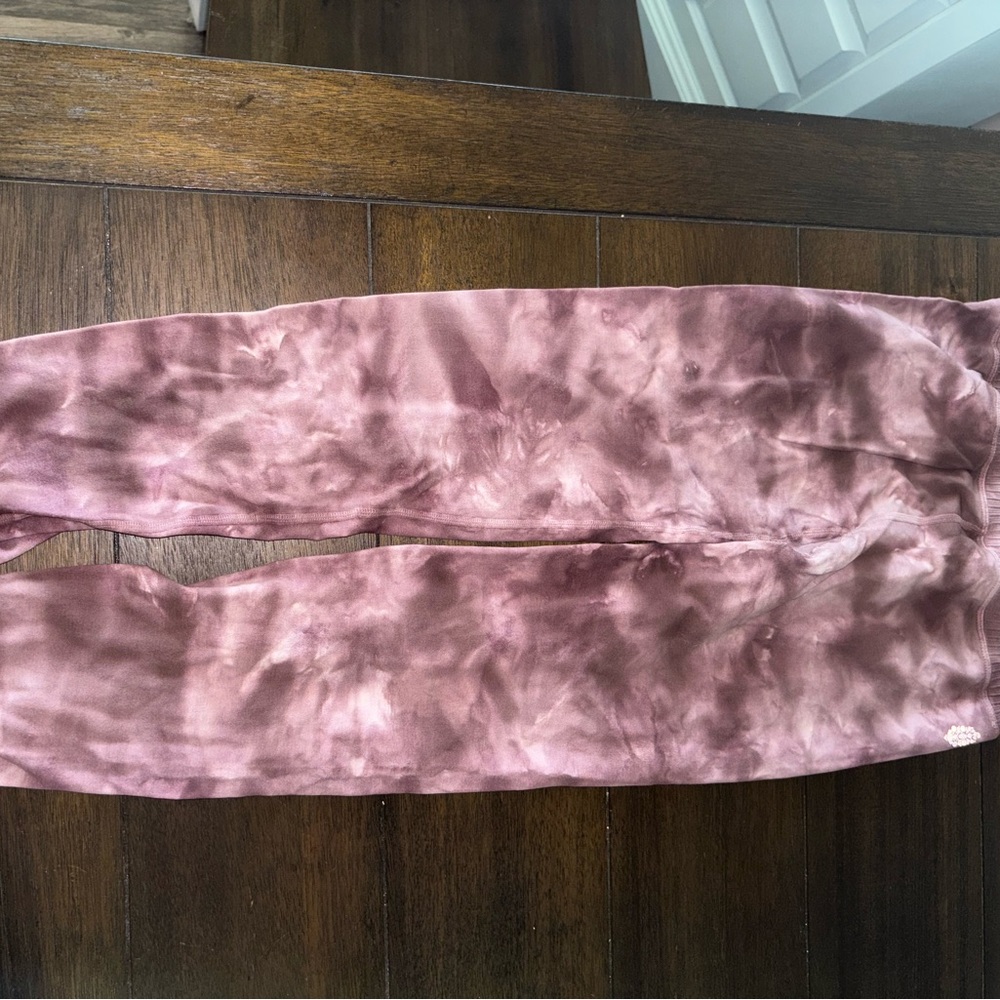 FP Movement by Free People Tie-Dye Leggings - Pink and maroon